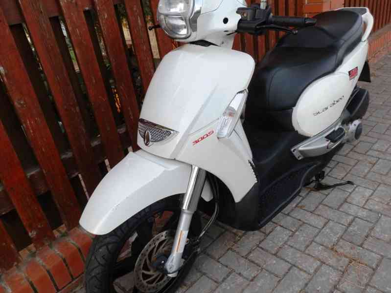 Aprilia Scarabeo 300 Light - foto 2