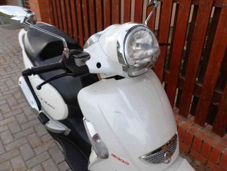 Aprilia Scarabeo 300 Light - foto 20