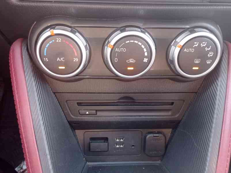 Mazda CX-3 2.0 SKYACTIV/Výhřev/Navi  - foto 39