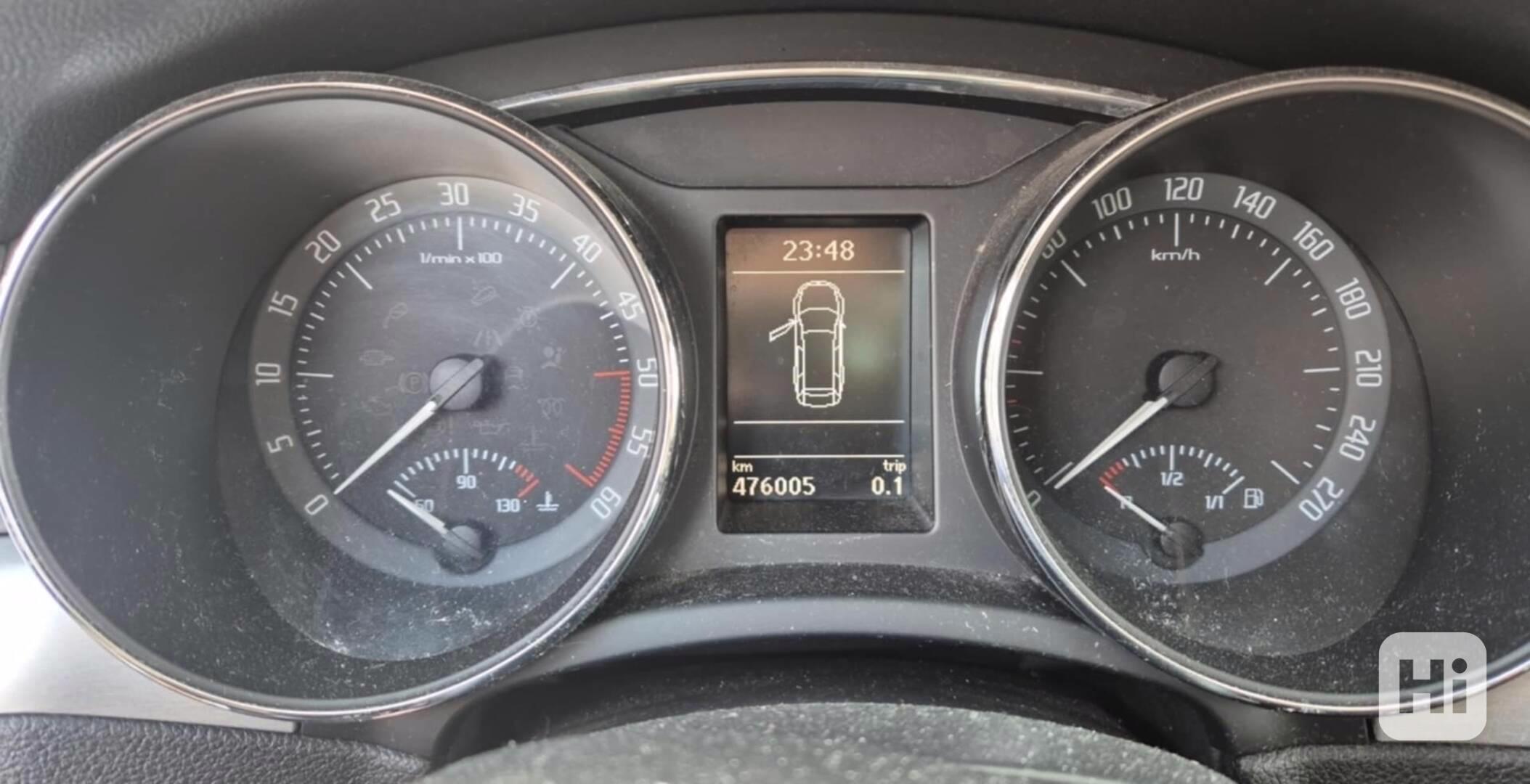 Osobní automobil tovární značky ŠKODA SUPERB - foto 1