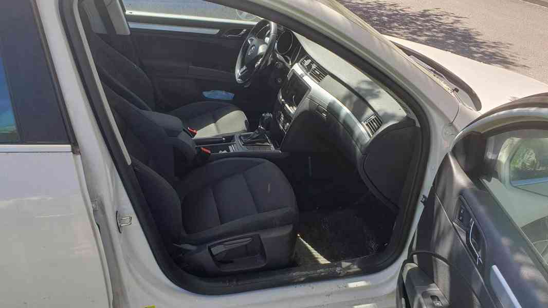 Osobní automobil tovární značky ŠKODA SUPERB - foto 4
