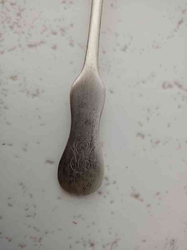 Starožitná stříbrná vidlička  - foto 2