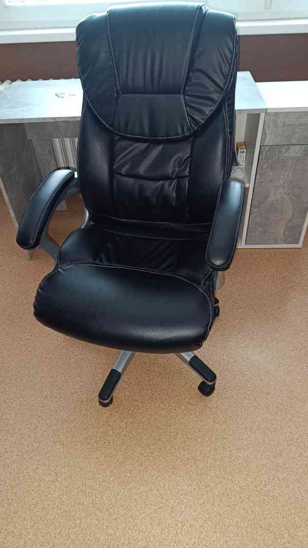 Prodám univerzální stůl na psaní a na PC,i křeslo ke stolu. - foto 4