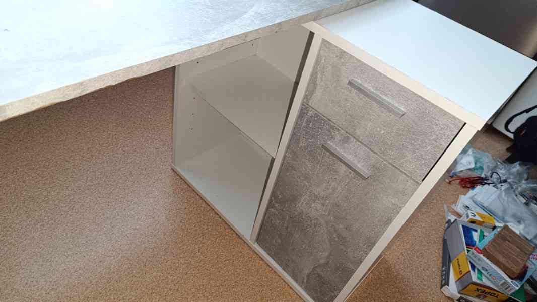 Prodám univerzální stůl na psaní a na PC,i křeslo ke stolu. - foto 7