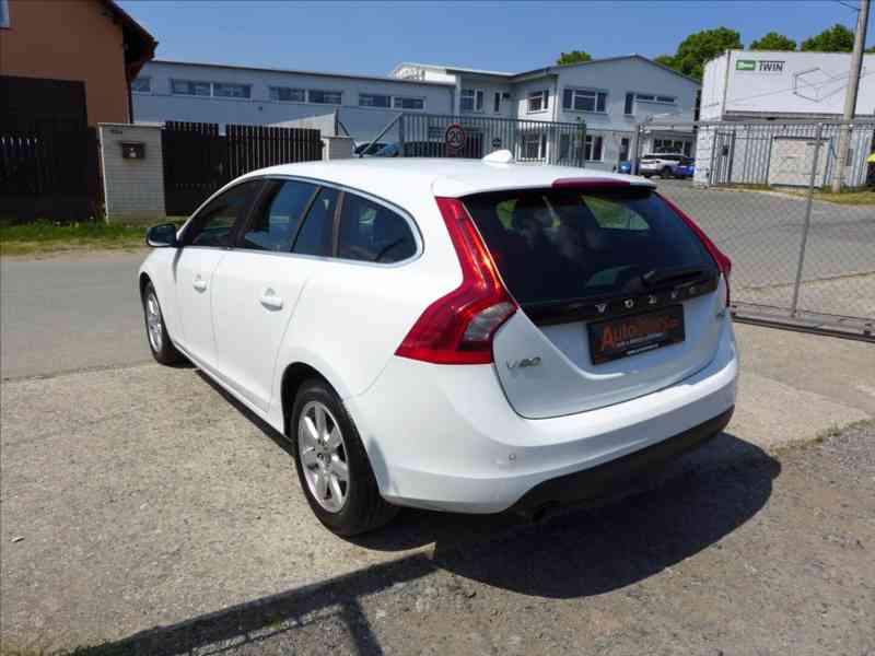 Volvo V60 1,6 D DIGI AC, SERVIS, 1.MAJ - foto 4