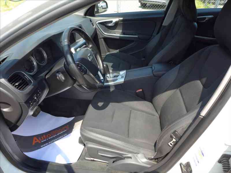 Volvo V60 1,6 D DIGI AC, SERVIS, 1.MAJ - foto 5