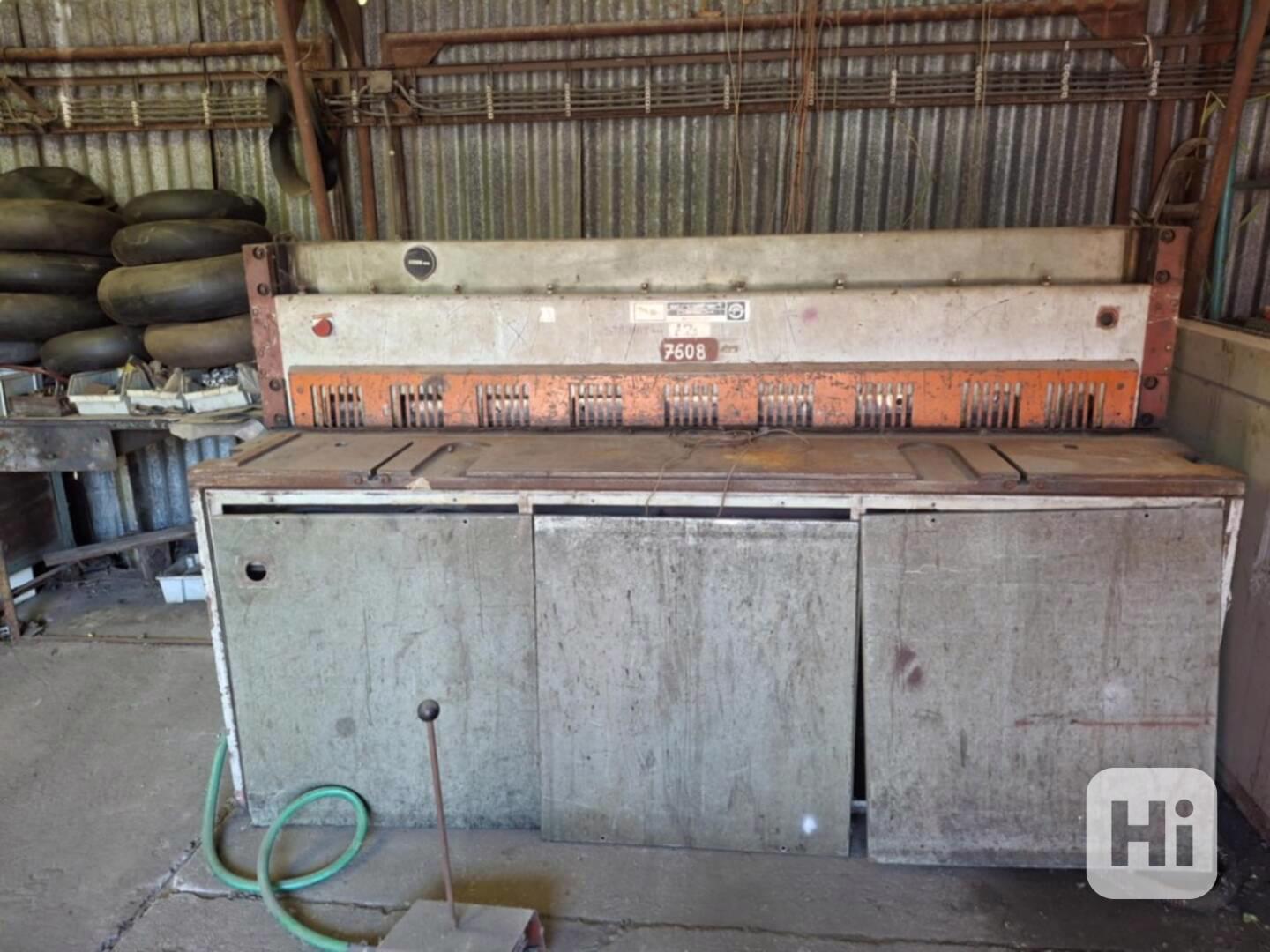 Použité tabulové nůžky NTE 2000/2,5B, r. v. 1977 - foto 1