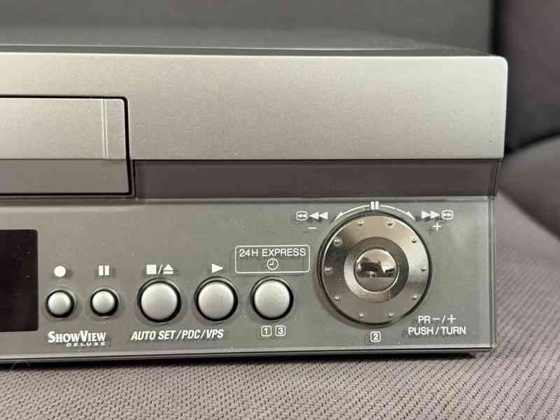 S-VHS videorekordér JVC HR-S6850, HIFI stereo, 6 hlav - foto 3