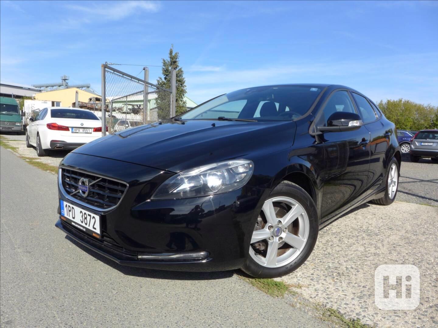 Volvo V40 1,6 D2 KAMERA, PLNÝ SERVIS - foto 1