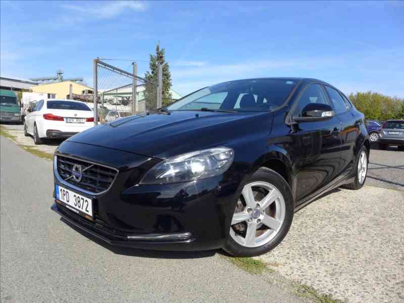 Volvo V40 1,6 D2 KAMERA, PLNÝ SERVIS