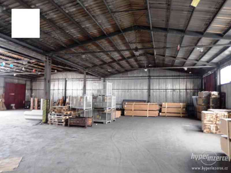 Průmyslový areál s prostory pro výrobu a skladování - foto 4