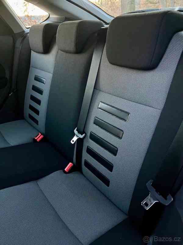 Ford Focus 1,6   85 kw - foto 3