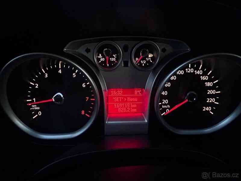 Ford Focus 1,6   85 kw - foto 7