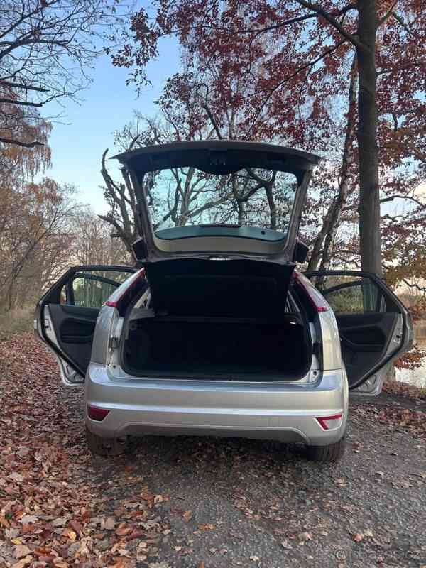 Ford Focus 1,6   85 kw - foto 2