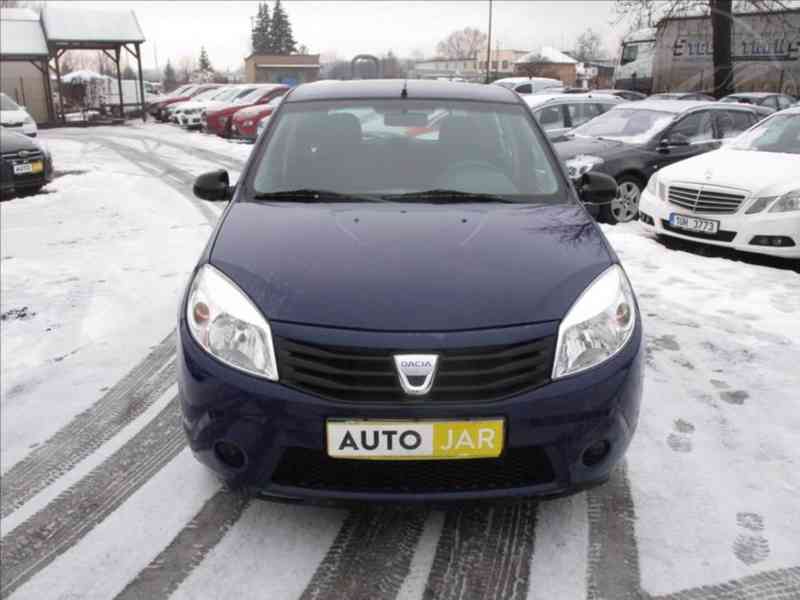 Dacia Sandero 1,2 16V KLIMA,TAŽNÉ ZAŘÍZENÍ - foto 13