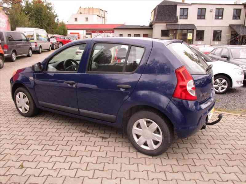 Dacia Sandero 1,2 16V KLIMA,TAŽNÉ ZAŘÍZENÍ - foto 4