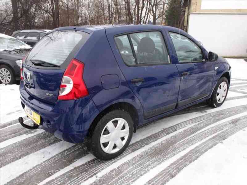 Dacia Sandero 1,2 16V KLIMA,TAŽNÉ ZAŘÍZENÍ - foto 15