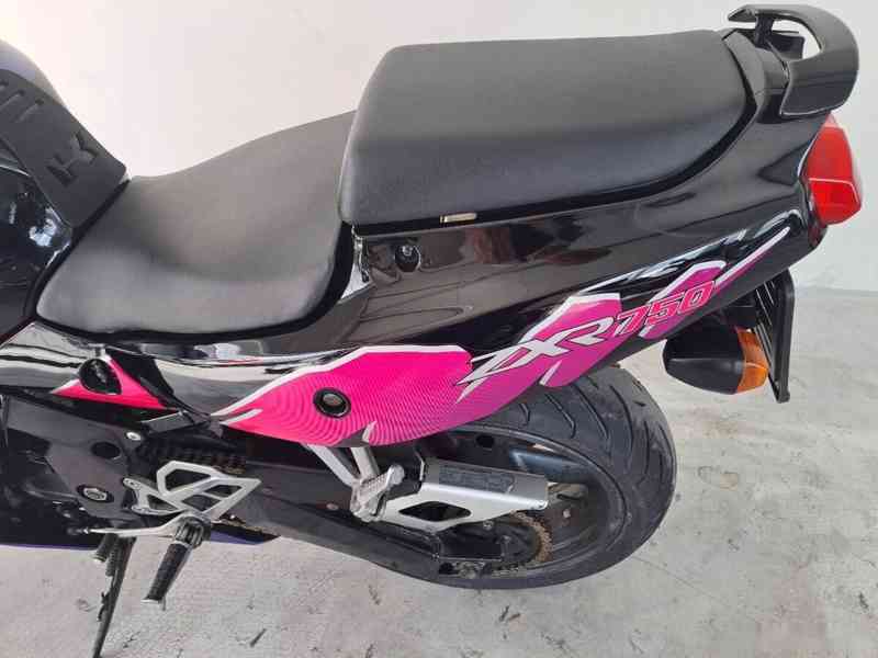 Kawasaki ZXR 750 - foto 11