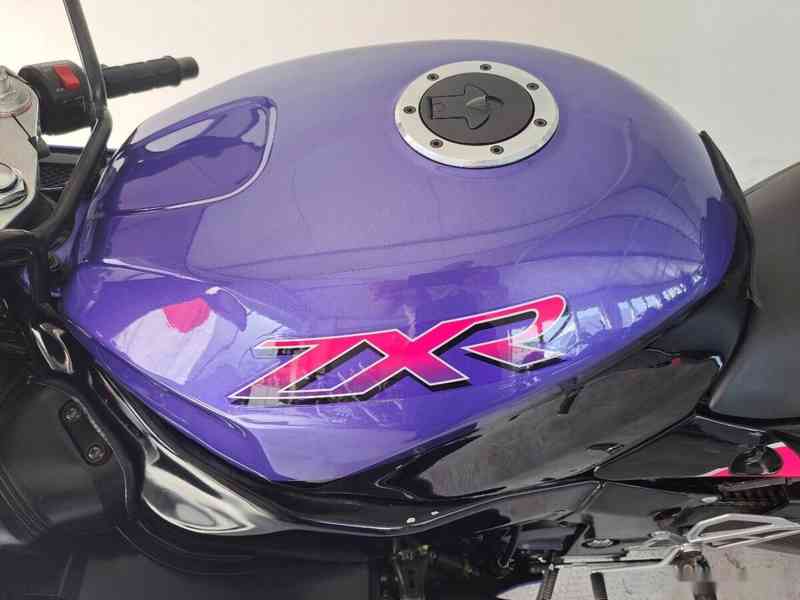 Kawasaki ZXR 750 - foto 12