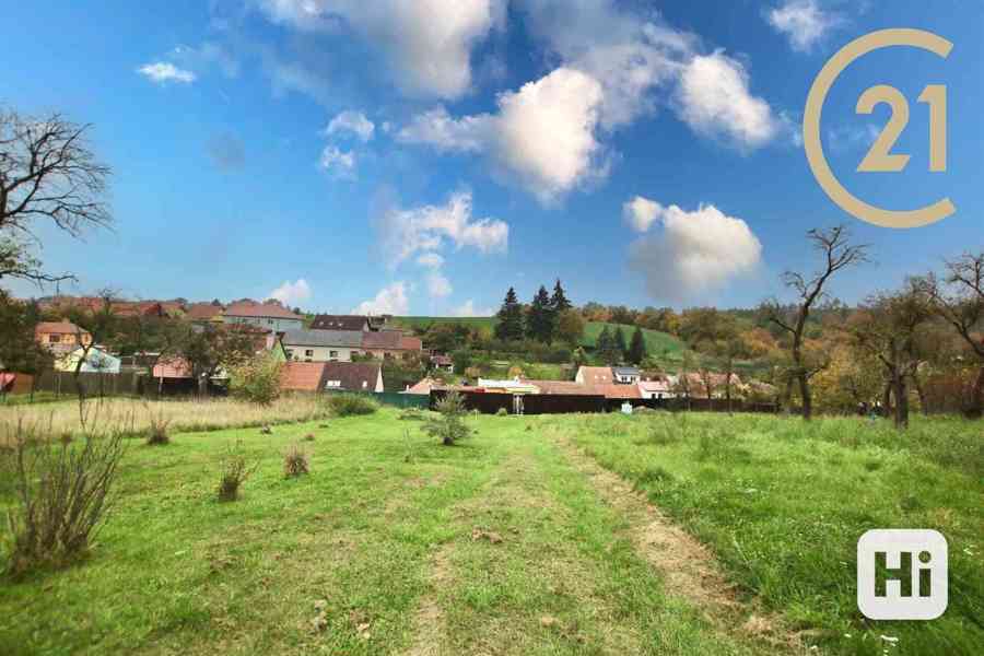 Prodej vícegeneračního domu o 4 bytových jednotkách s vlastní zahradou, vyhřívaným bazénem, terasou  - foto 21