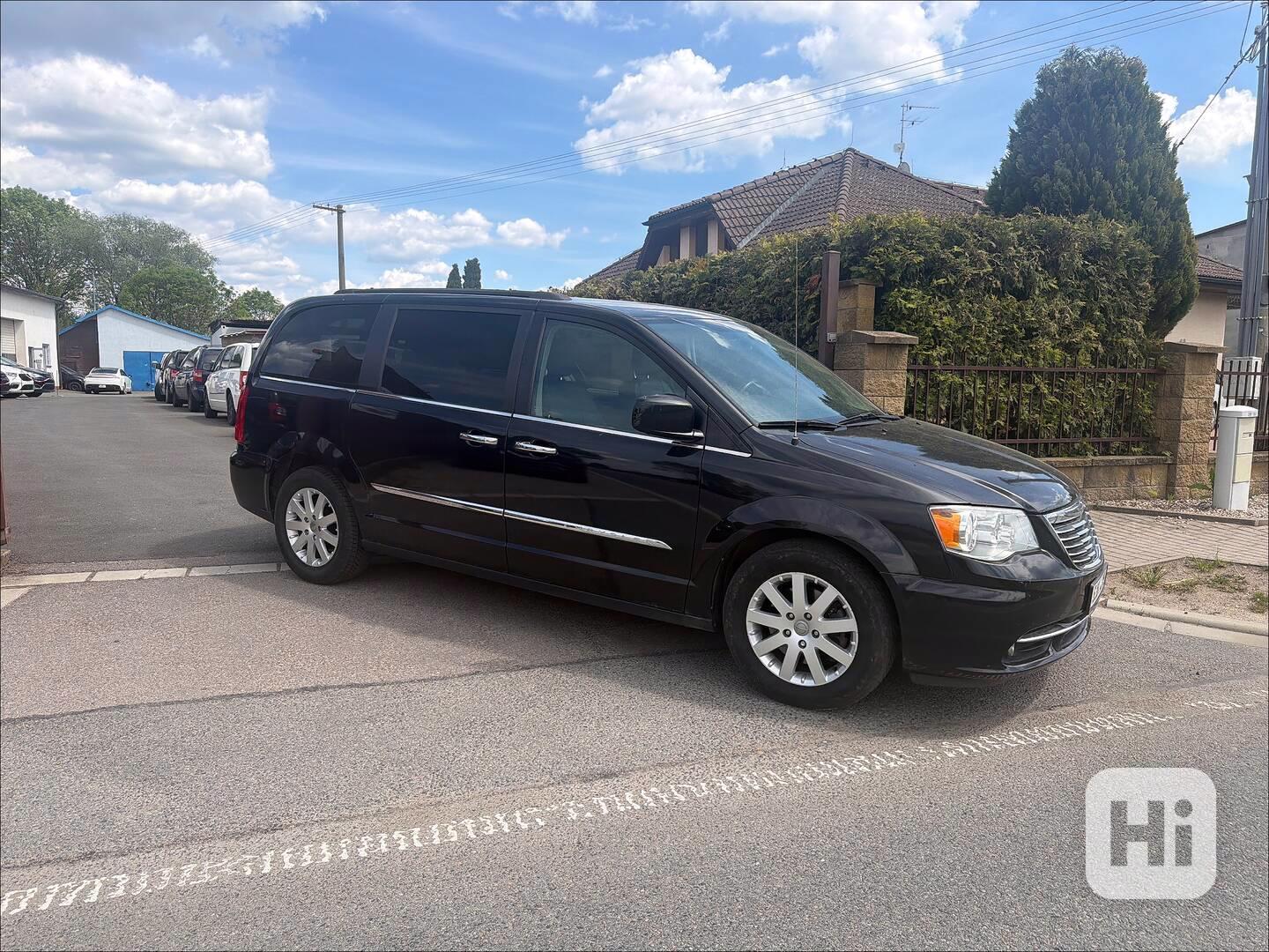 Chrysler Town Country 3,6 Limited DVD 2016 - foto 1