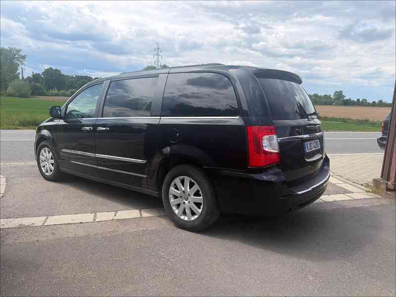 Chrysler Town Country 3,6 Limited DVD 2016 - foto 3