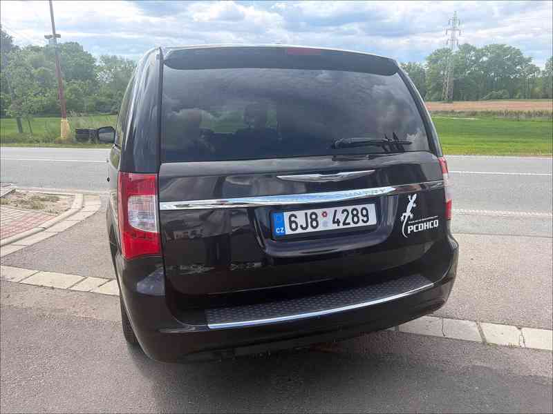 Chrysler Town Country 3,6 Limited DVD 2016 - foto 5