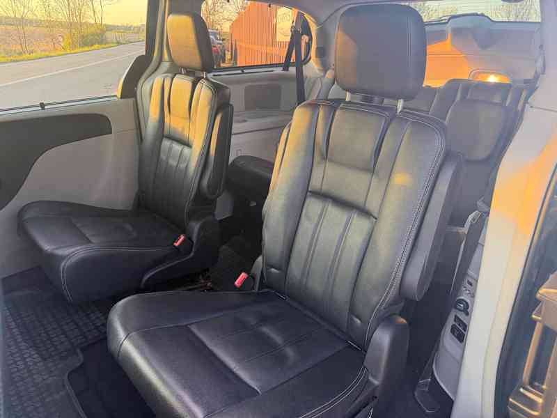 Chrysler Town Country 3,6 Limited DVD 2016 - foto 14