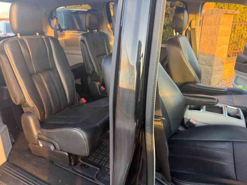 Chrysler Town Country 3,6 Limited DVD 2016 - foto 10