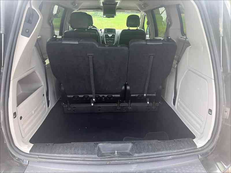 Chrysler Town Country 3,6 Limited DVD 2016 - foto 7