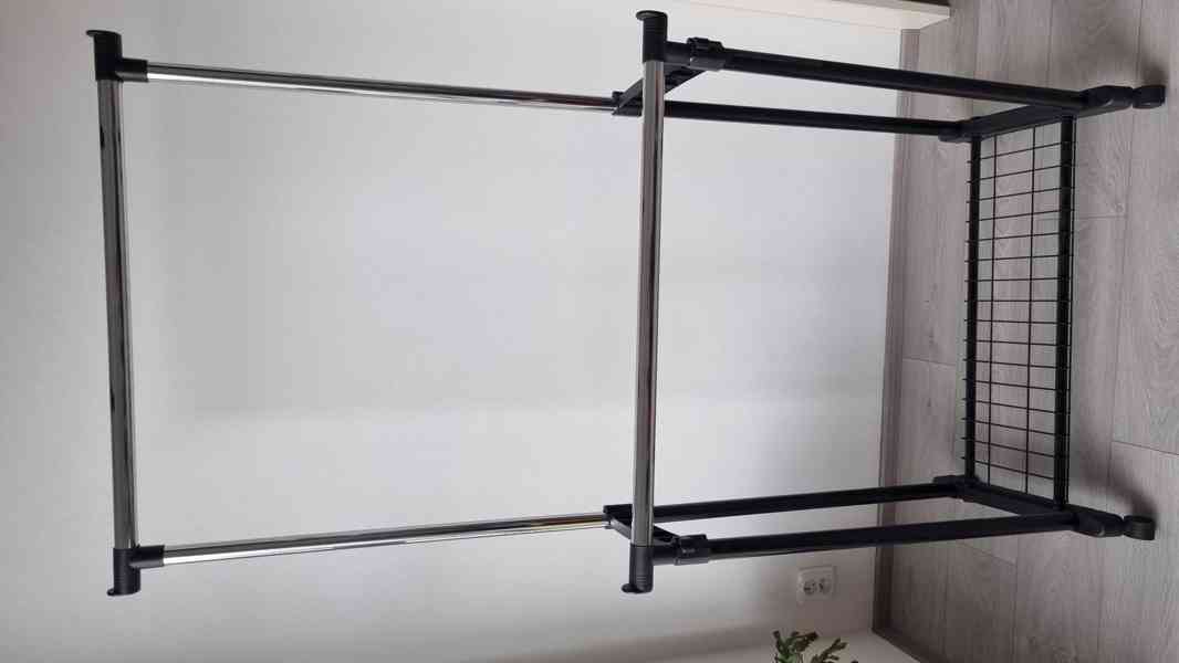 Věšák na oblečení - foto 2