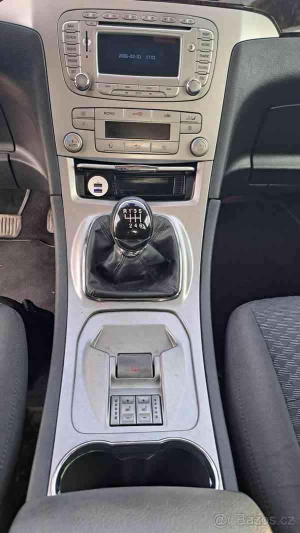 Ford Galaxy 2,0 GHIA TDCI, 7. míst - foto 16