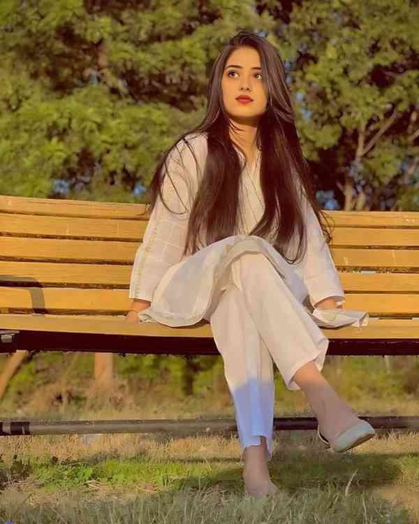 Call Girls in Model Town || 03290833300 || cheap call girls - foto 4