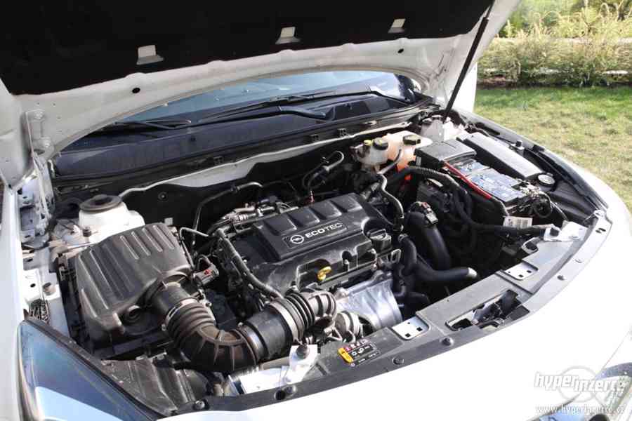 Prodám Opel Insignia HB Cosmo 1.4 Turbo benzin 2014 - foto 5