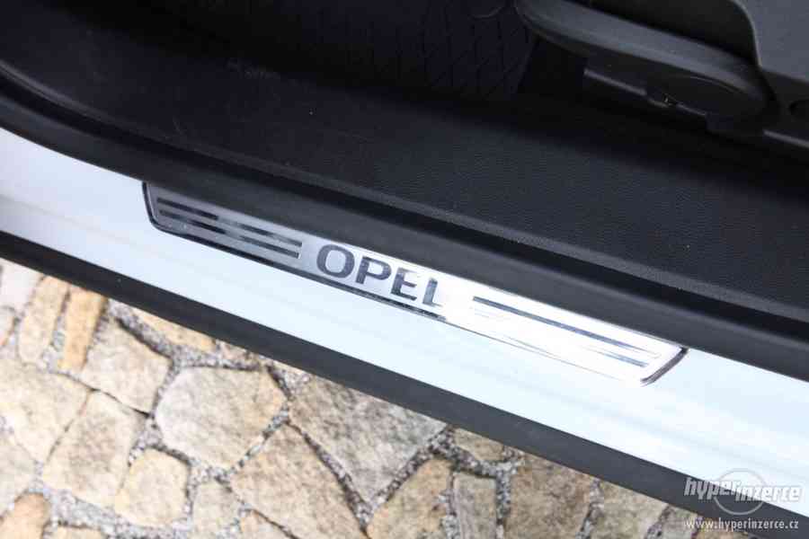 Prodám Opel Insignia HB Cosmo 1.4 Turbo benzin 2014 - foto 19