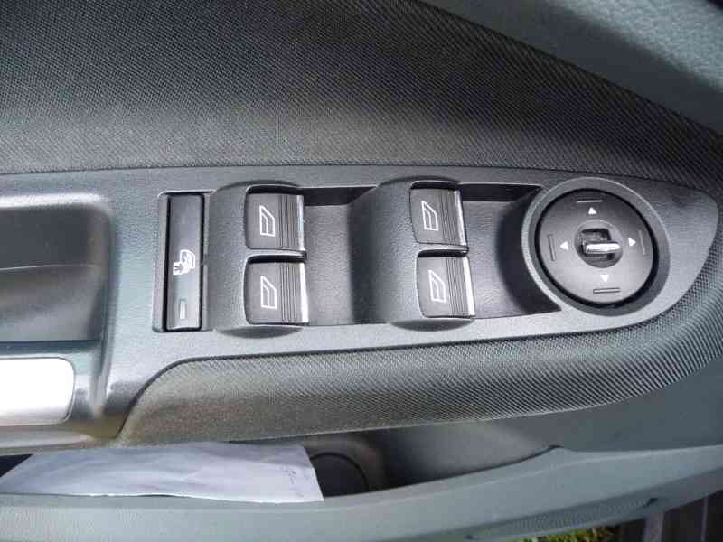 Ford C-MAX 2,0 TDCi, TITANIUM, 103kW, závěs, rok 2012,servis - foto 16