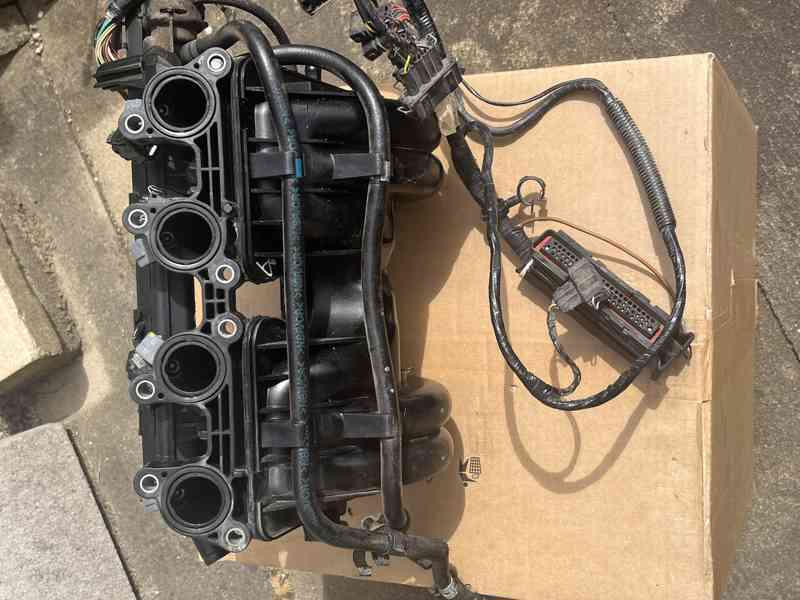 Sání motoru FELICIA 1.6 AEE 032129711G - foto 7