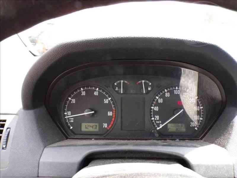 Škoda Fabia 1,2 HTP - foto 5
