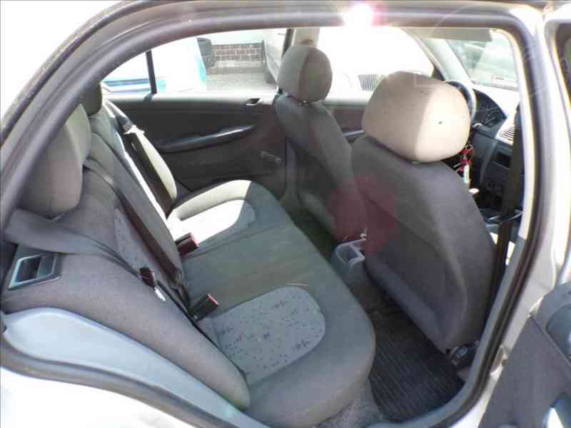 Škoda Fabia 1,2 HTP - foto 7