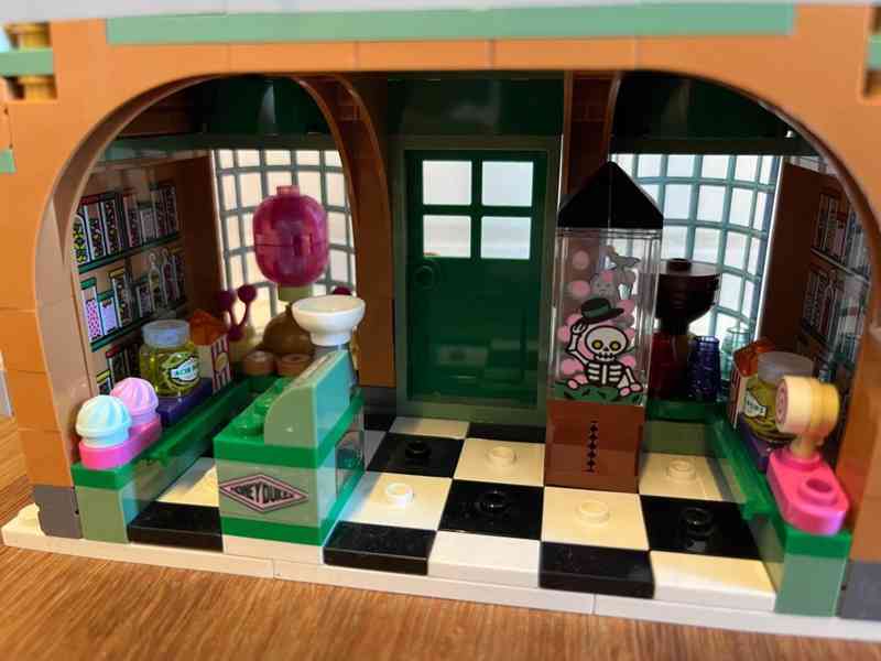 Lego - Harry Potter Hogsmeade Village Visit [bez krabice] - foto 7