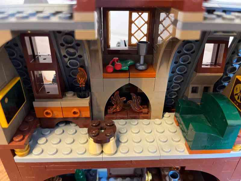 Lego - Harry Potter Hogsmeade Village Visit [bez krabice] - foto 4