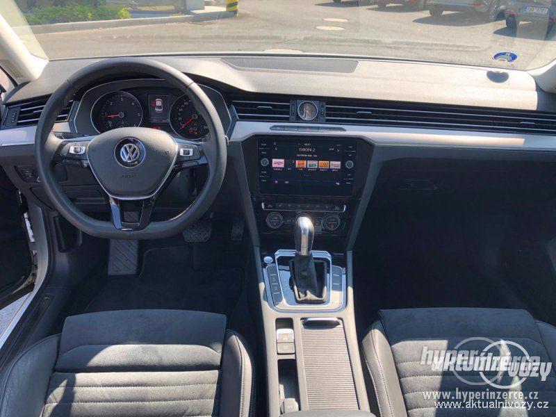 Volkswagen Passat 2.0, nafta, automat, r.v. 2017, navigace - foto 10