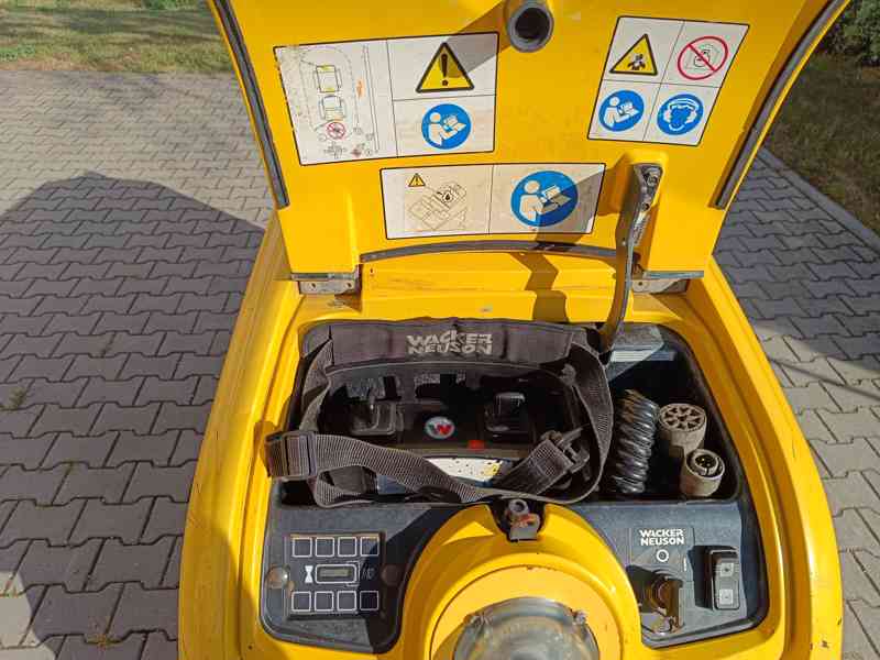 Vibrační válec Wacker Neuson RTKx-SC 3 - motor KUBOTA  - foto 7