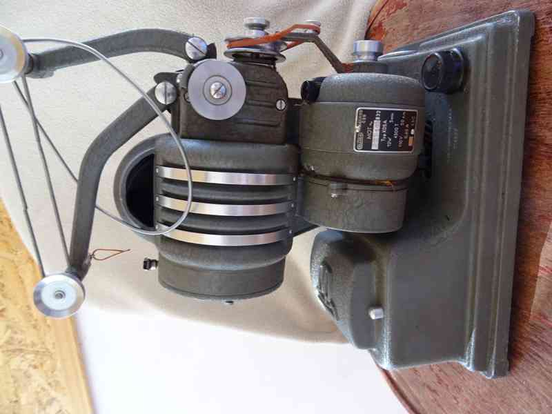 Retro Kinoprojektor OP 8 funkční  - foto 4