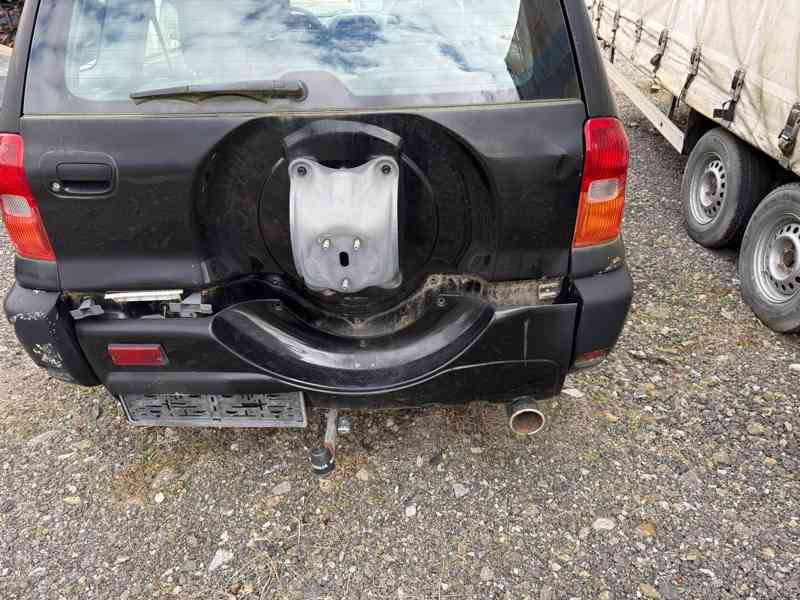 Toyota RAV 4 - foto 12