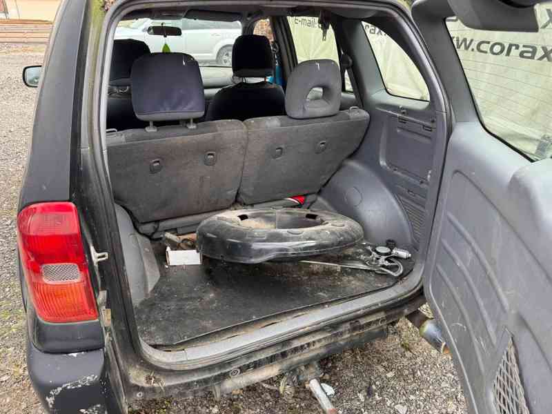 Toyota RAV 4 - foto 13