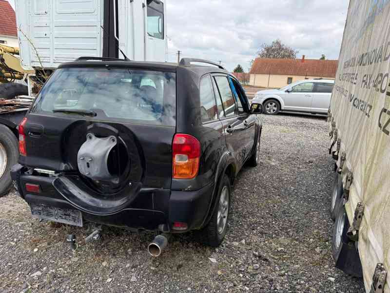 Toyota RAV 4 - foto 2
