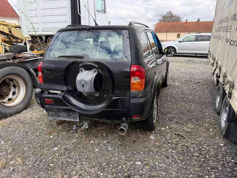 Toyota RAV 4 - foto 11
