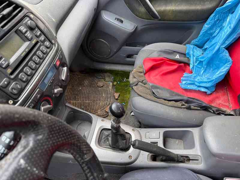 Toyota RAV 4 - foto 19