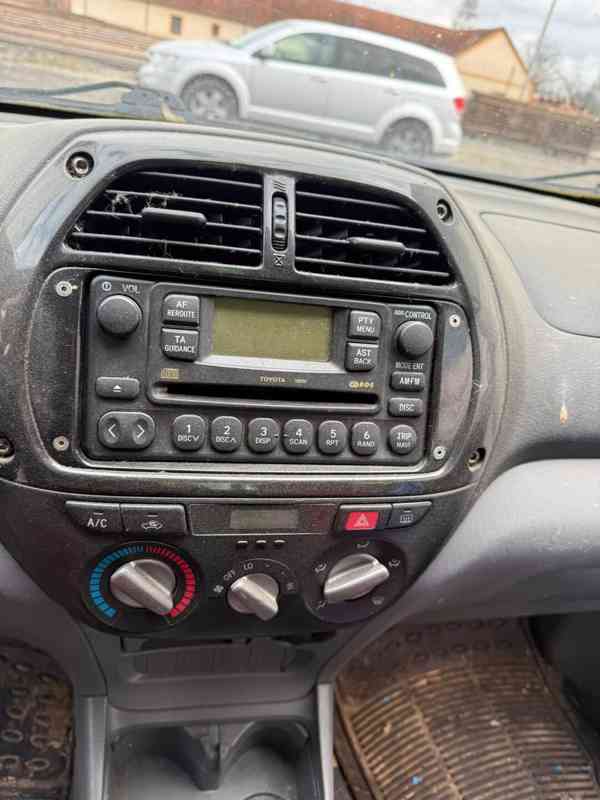 Toyota RAV 4 - foto 10